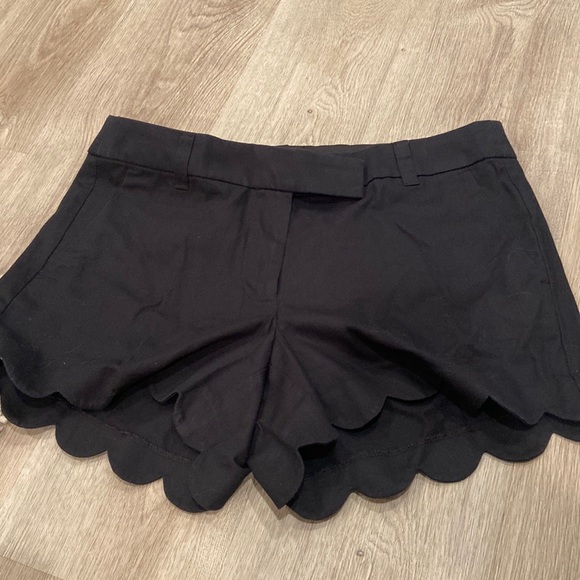 NWT J Crew Factory 4” Black Scalloped Shorts - Picture 1 of 4